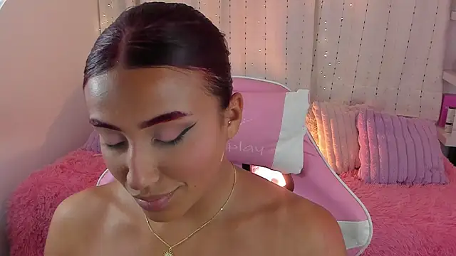 Snapshot of veronicaxx69 chatting on September 19, 12:45 am veronicaxx69 online show from September 19, 12:45 am