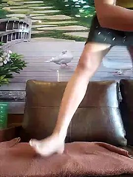 Snapshot of zizi_public chatting on January 16, 8:33 am zizi public online show from January 16, 8:33 am