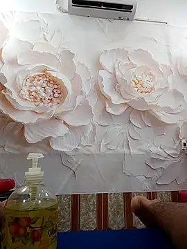 Snapshot of zizi_public chatting on November 20, 1:06 am zizi public online show from November 20, 1:06 am