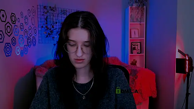 scarlet mooore online show from December 3, 10:30 pm