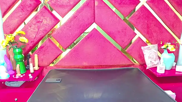 Snapshot of Sweet_Annyy chatting on September 20, 12:39 pm Sweet Annyy online show from September 20, 12:39 pm