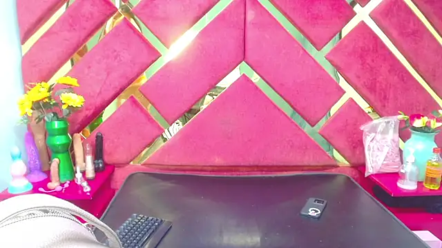 Snapshot of Sweet_Annyy chatting on October 24, 12:45 pm Sweet Annyy online show from October 24, 12:45 pm