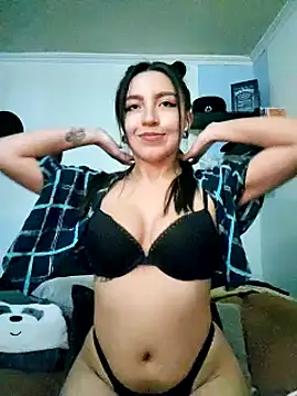 Snapshot of Paudelatorre chatting on December 11, 11:43 pm Paudelatorre online show from December 11, 11:43 pm