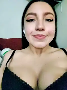 Snapshot of Paudelatorre chatting on January 25, 2:58 am Paudelatorre online show from January 25, 2:58 am