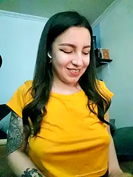 Snapshot of Paudelatorre chatting on February 4, 3:54 am Paudelatorre online show from February 4, 3:54 am