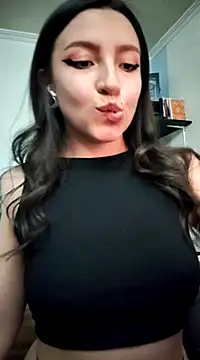 Snapshot of Paudelatorre chatting on February 18, 4:04 am Paudelatorre online show from February 18, 4:04 am