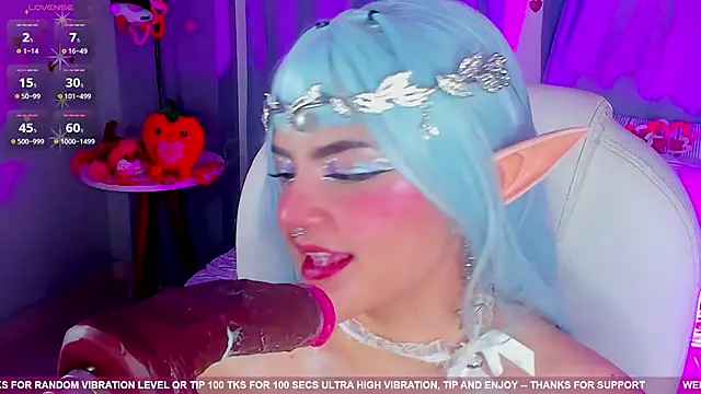 Snapshot of Tiny__Emmy chatting on February 17, 1:47 am Tiny Emmy online show from February 17, 1:47 am