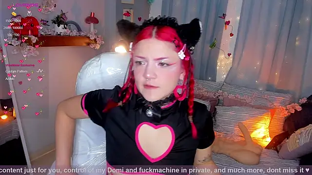 Snapshot of Tiny__Emmy chatting on November 28, 7:33 am Tiny Emmy online show from November 28, 7:33 am