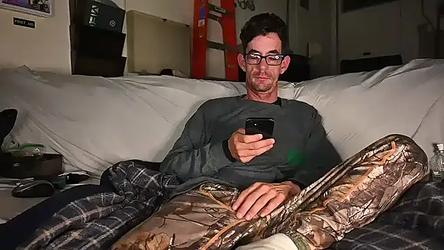 joeiandola online show from February 8, 4:14 am