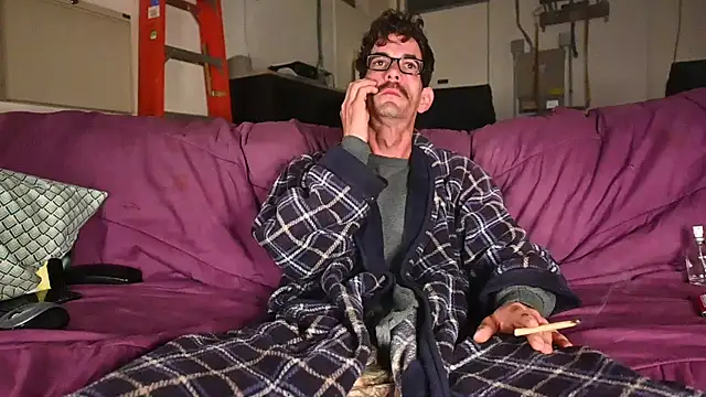 joeiandola online show from March 12, 11:42 am