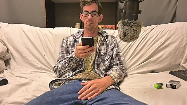 joeiandola online show from October 31, 5:47 pm