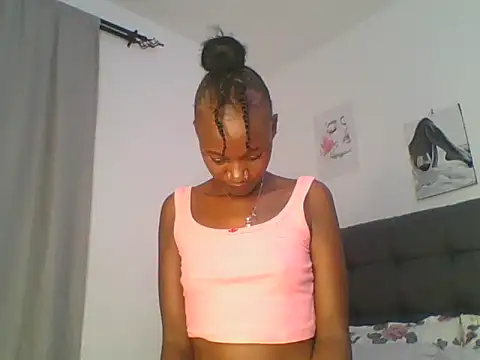 Snapshot of MissLilly1 chatting on December 17, 5:08 pm MissLilly1 online show from December 17, 5:08 pm