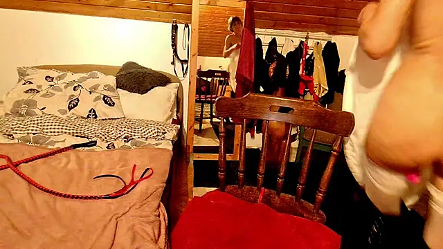 Snapshot of Hot_Colettte chatting on December 22, 6:17 am Hot Colettte online show from December 22, 6:17 am