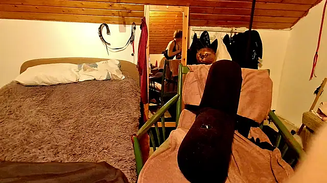 Snapshot of Hot_Colettte chatting on February 23, 5:56 am Hot Colettte online show from February 23, 5:56 am