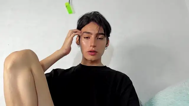 sebas rose online show from December 4, 2:09 am