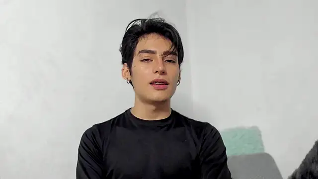 sebas rose online show from December 14, 2:01 am