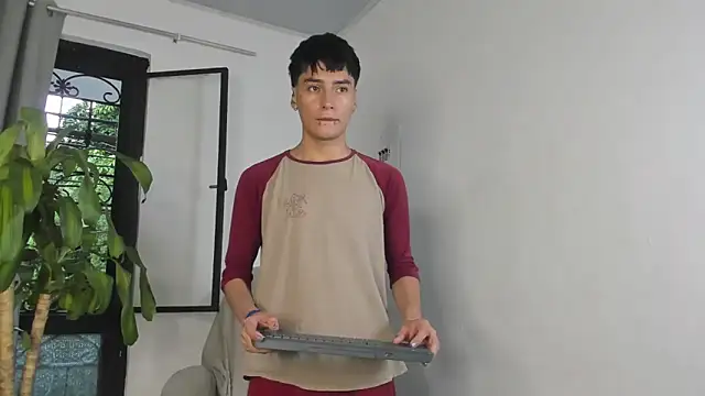 sebas rose online show from October 19, 10:10 pm