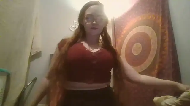 Snapshot of scarlett_harlowe chatting on December 14, 1:55 am scarlett harlowe online show from December 14, 1:55 am