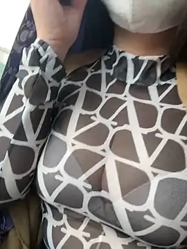 May-Squirt online show from February 4, 10:00 am