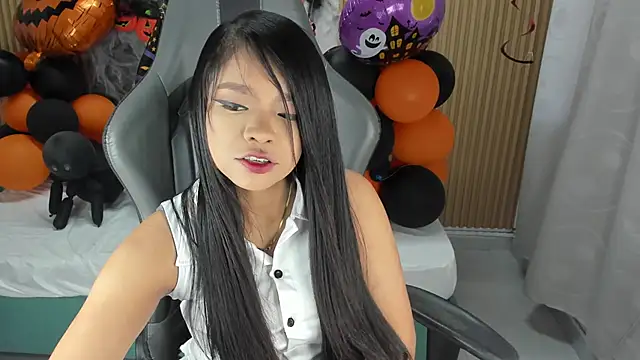 Lili 16 online show from October 24, 11:06 am