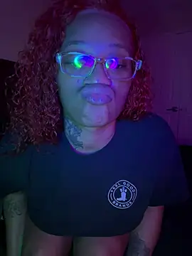 Snapshot of KiDaBrat chatting on January 10, 9:34 am KiDaBrat online show from January 10, 9:34 am