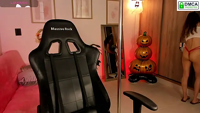 Lilabril online show from October 9, 2:59 pm