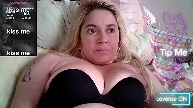 Izury Blondee online show from November 28, 9:50 pm