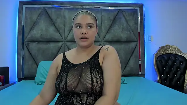 Snapshot of Danielaandximena chatting on January 11, 6:35 am Danielaandximena online show from January 11, 6:35 am