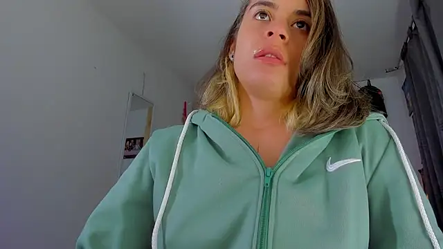 saralolo420 online show from December 24, 3:49 am