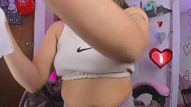 saralolo420 online show from February 19, 1:51 am