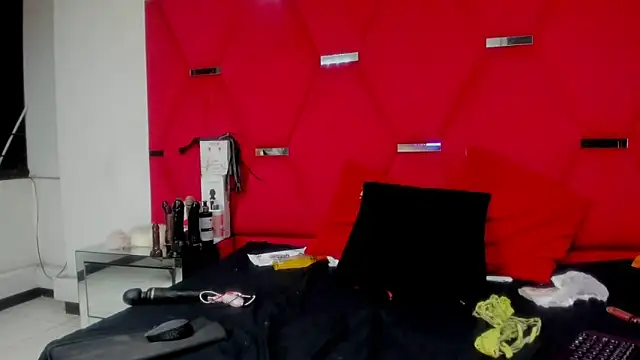 Snapshot of Karoll69_ chatting on January 9, 9:16 am Karoll69 online show from January 9, 9:16 am