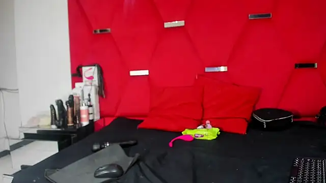 Snapshot of Karoll69_ chatting on March 20, 3:45 am Karoll69 online show from March 20, 3:45 am