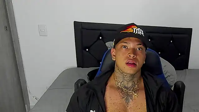 Stiven collins online show from January 24, 5:42 am