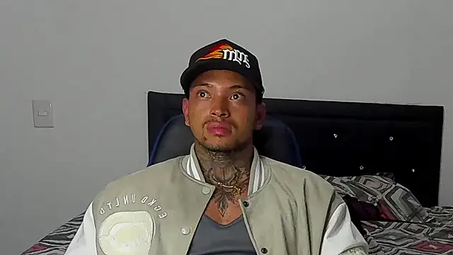 Stiven collins online show from February 8, 8:31 am