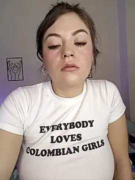 Snapshot of ale_blossom chatting on December 14, 9:45 pm ale blossom online show from December 14, 9:45 pm