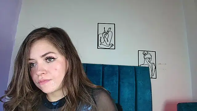 Snapshot of ale_blossom chatting on March 5, 2:57 am ale blossom online show from March 5, 2:57 am