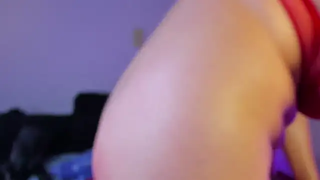 Snapshot of ale_blossom chatting on November 16, 2:06 am ale blossom online show from November 16, 2:06 am