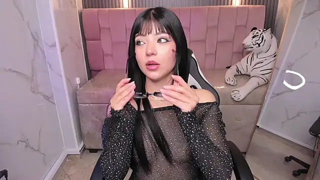 Snapshot of _mia_collins_b_ chatting on October 8, 1:09 pm mia collins b online show from October 8, 1:09 pm