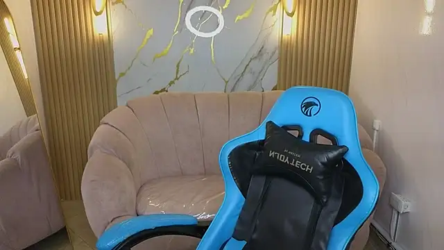 Snapshot of _mia_collins_b_ chatting on November 29, 1:14 pm mia collins b online show from November 29, 1:14 pm