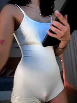 Lianh Benett online show from September 9, 6:24 am