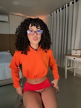 Lianh Benett online show from November 3, 2:35 am