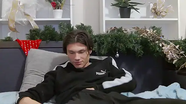 CalvinCay online show from December 30, 11:17 pm