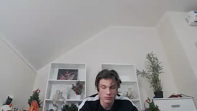 CalvinCay online show from December 31, 2:19 am