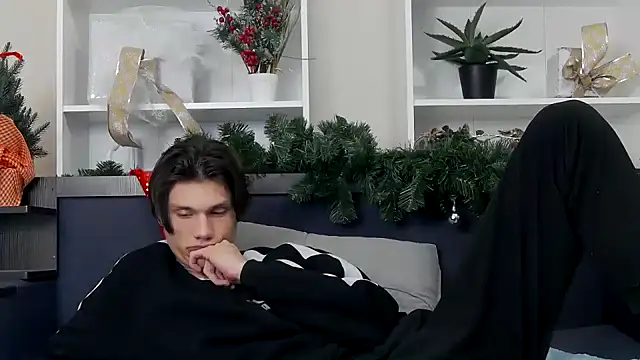 CalvinCay online show from December 31, 5:22 am