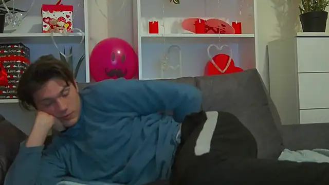 CalvinCay online show from February 22, 11:13 pm