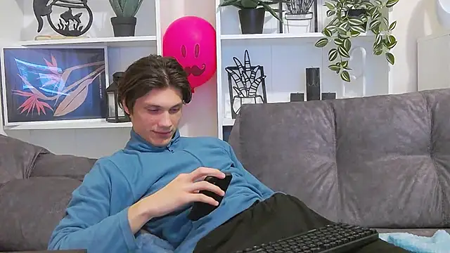 CalvinCay online show from February 24, 7:52 pm