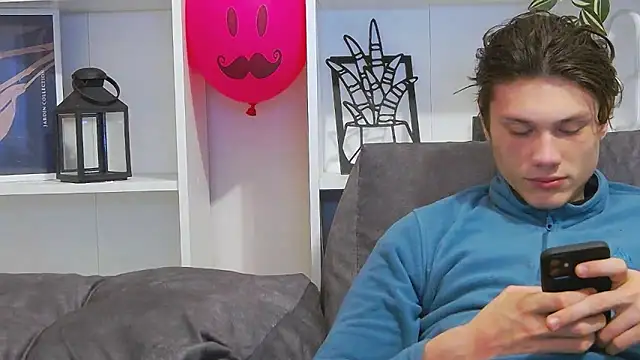 CalvinCay online show from February 24, 11:41 pm