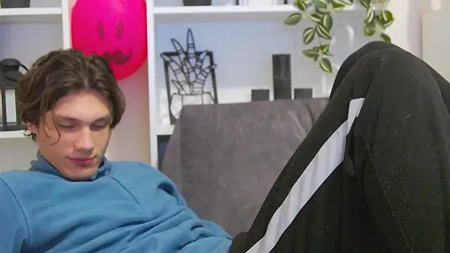 CalvinCay online show from February 25, 2:47 am