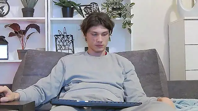 CalvinCay online show from March 15, 7:27 pm