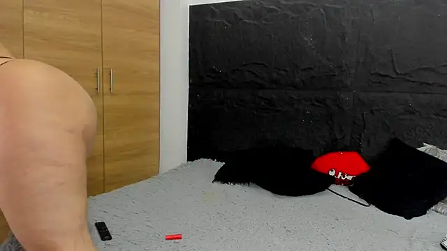 Snapshot of emakross chatting on March 8, 12:00 am emakross online show from March 8, 12:00 am